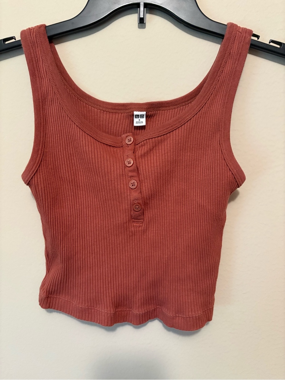 Uniqlo Ribbed Henley Tank Top - Rust Red